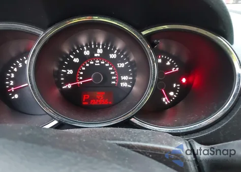 2011 Kia Sorento Lx z USA, uszkodzony, nr VIN 5XYKTCA19BG072868